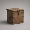 Baule contenitore rettangolare in legno massello di pino marrone con ferramenta in ferro, 50 × 45 × 60 cm