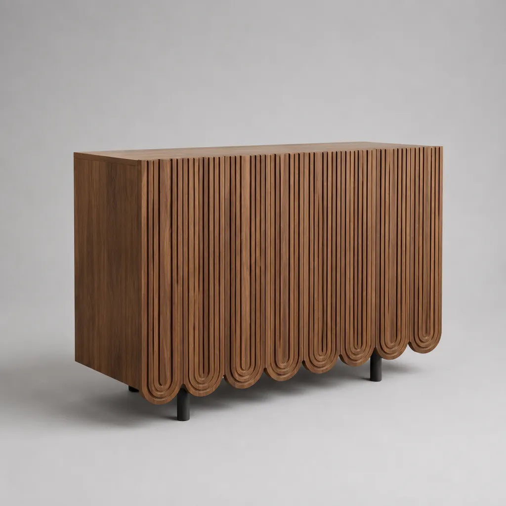 Credenza a 4 ante in legno con frontali scanalati e gambe in acciaio nero, 160 × 40 × 90 cm, noce medio